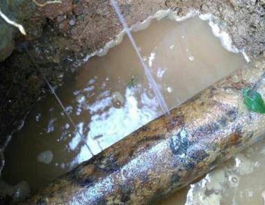 尼木楼顶渗水维修公司分享下地暖漏水的原因及检测方法。